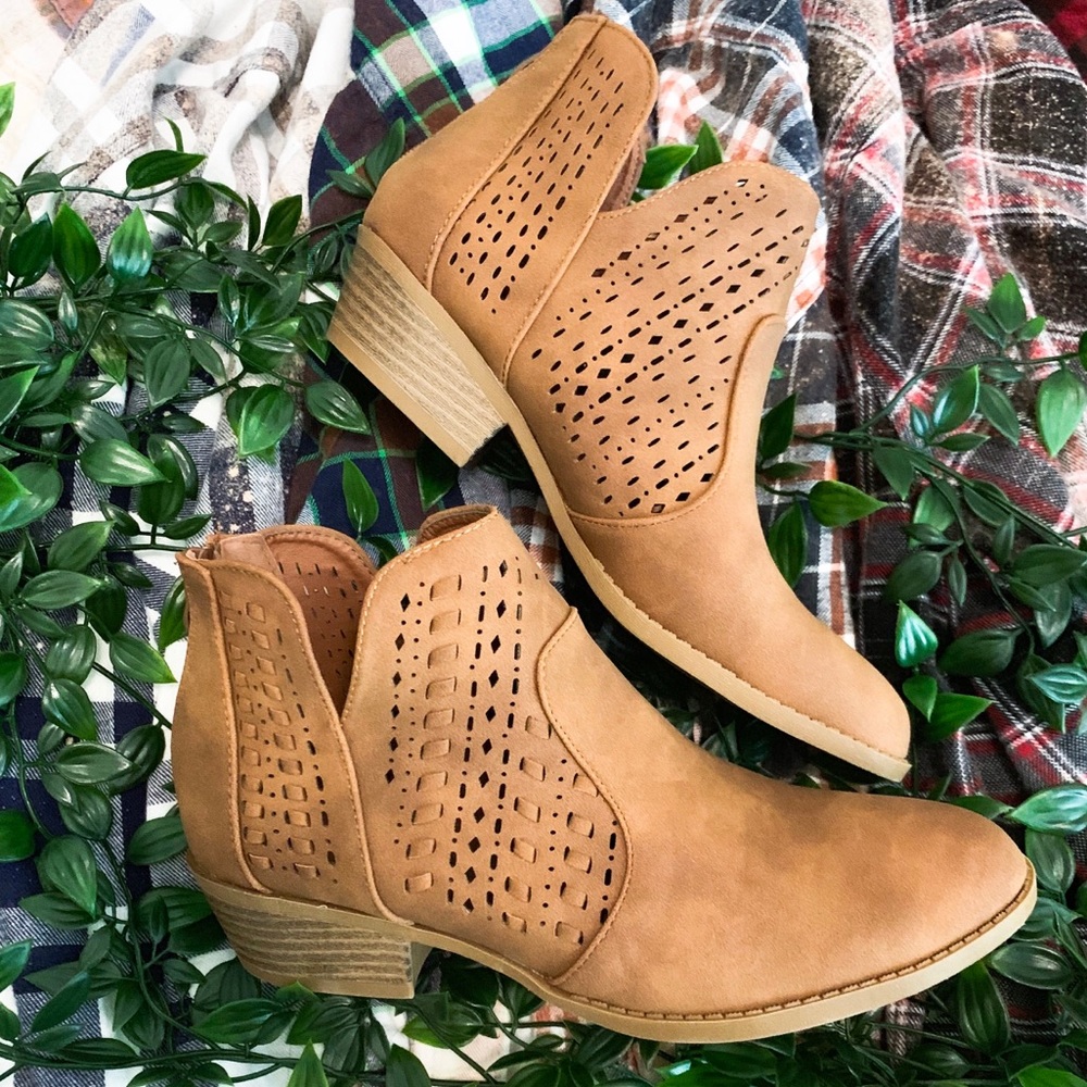 SIZE 6 LEFT! ✨Dark Camel Booties - Picture 2 of 7